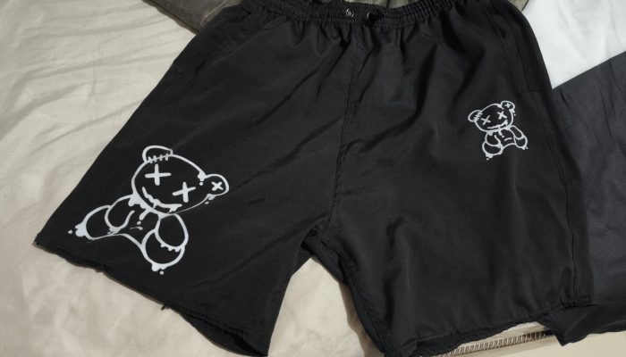 Uma das roupas usadas pelo aliciador para atrair as crianças Polícia Civil/Divulgação