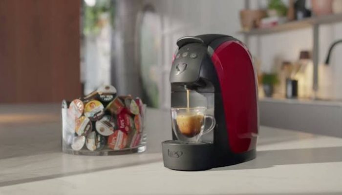 Modelos compactos e práticos prometem preparar cafés e outras bebidas rapidamente sem ultrapassar os R$ 400. — Foto: Divulgação/Três Corações