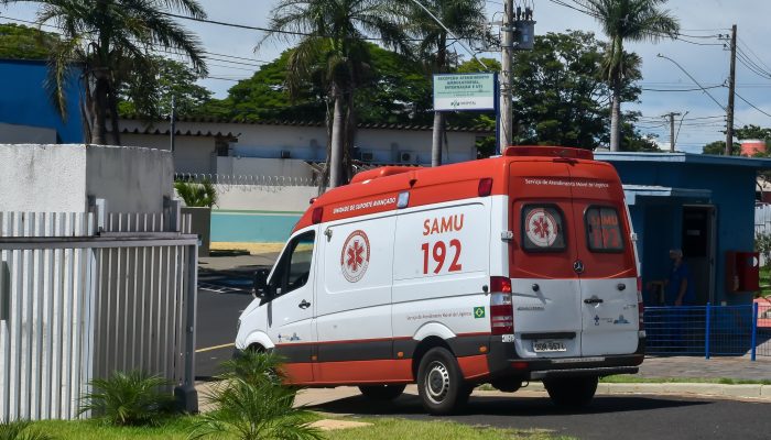 uma equipe do Serviço de Atendimento Móvel de Urgência (Samu) apresentando quadr