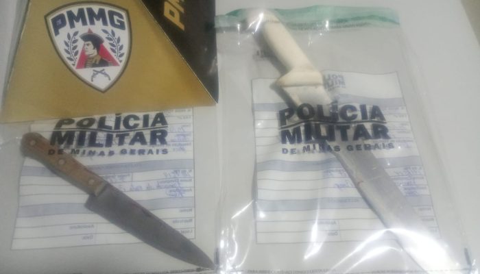 Facas foram apreendidas após filho esfaquear pai em João Pinheiro Polícia Militar/Divulgação