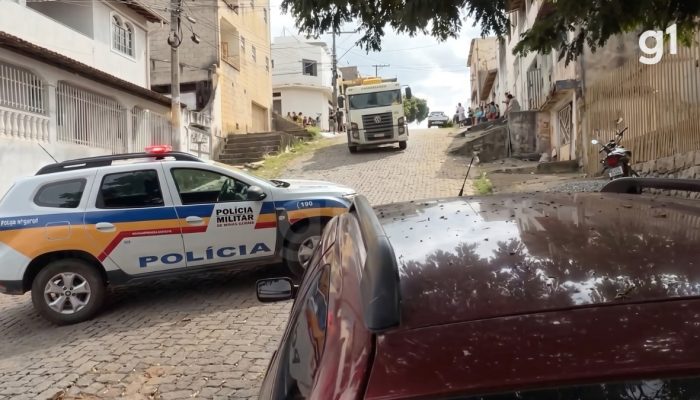 um caminhão na manhã deste domingo (17), no bairro Jardim Pérola, em Governador