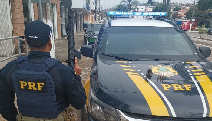 ação recebeu informações de que criminosos haviam invadido a residência da vítim