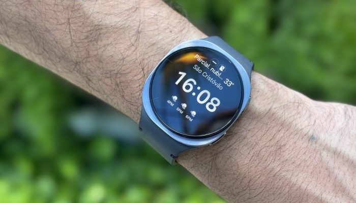 Tela do Galaxy Watch 8 tem brilho de até 3.000 nits — Foto: Ana Letícia Loubak/TechTudo