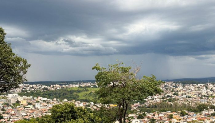 isso, os níveis de umidade elevados vão impedir o ar seco típico do inverno no C