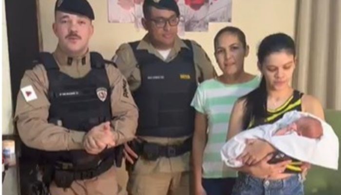 telefone, um policial militar conseguiu orientar a avó de um bebê de apenas 10 d