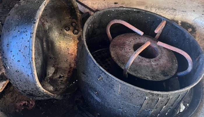 Fogareiro acendido com álcool deu início a incêndio em residência no Centro de Araguari Corpo de Bombeiros/Divulgação