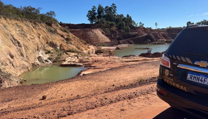 decisão da 1ª Vara Federal Criminal de Uberaba. Em caso de descumprimento, foi f