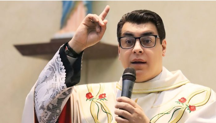 Padre Chrystian Shankar voltou a falar sobre o caso que levou noiva a reconsiderar casamento Redes Sociais/Reprodução