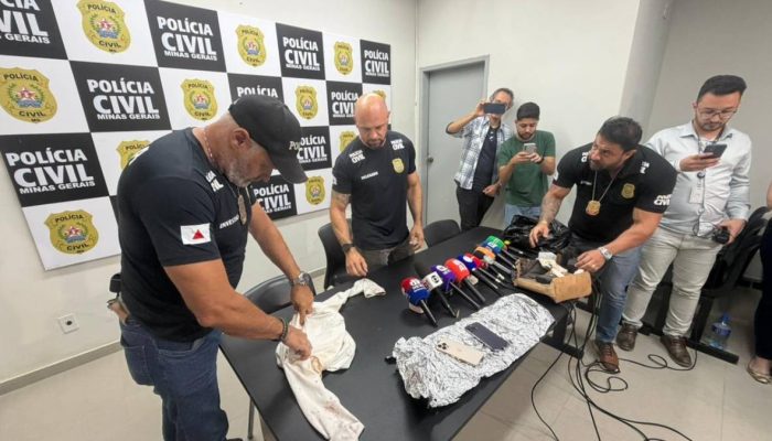 um parente das vítimas para realizar um serviço de limpeza. Segundo a Polícia Ci