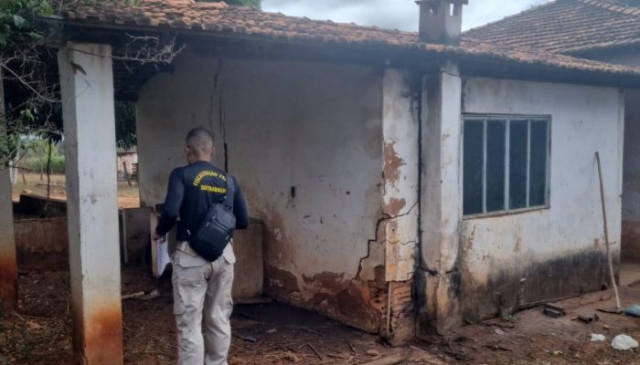 fiscais do Ministério do Trabalho e Emprego (MTE) em Mirabela. A ação contou com