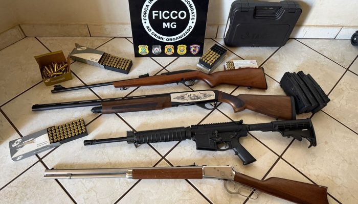 Arsenal apreendido em Campina Verde Ficco/Divulgação