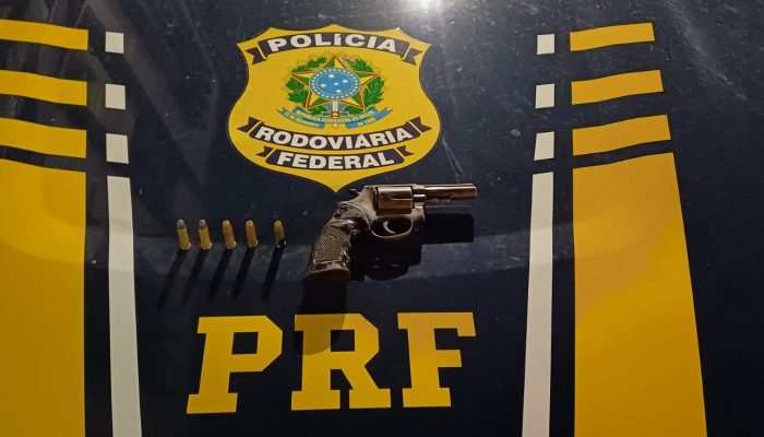 ação, equipes da PRF faziam rondas de combate ao crime quando identificaram o ve