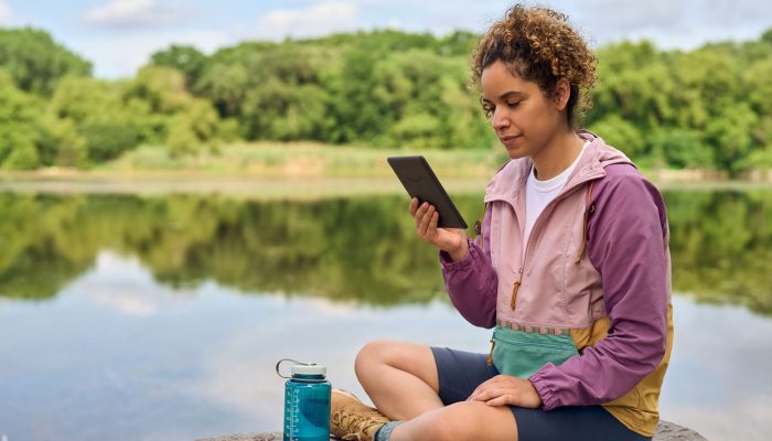 Kindle Paperwhite atual tem tela de 6,8 polegadas e 16 GB de espaço — Foto: Divulgação/Amazon