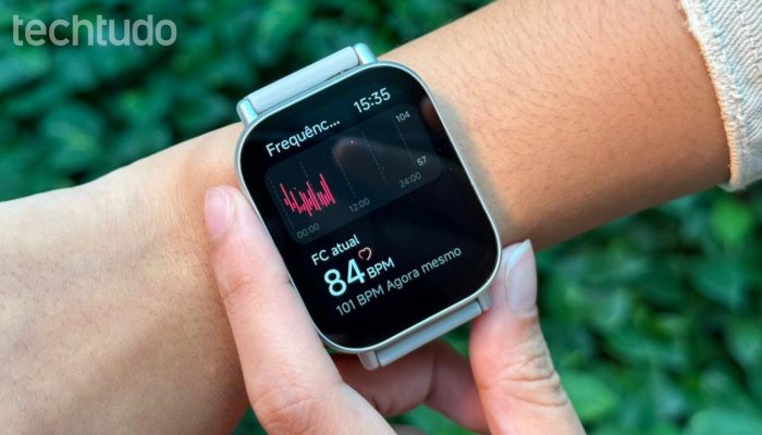 Redmi Watch 5 Active aposta em design semelhante ao do Apple Watch e custa uma fração do preço do modelo da Apple — Foto: Cecile Mendonça