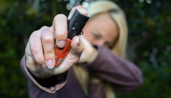 Spray de pimenta para mulheres: promotora alerta para riscos e "populismo penal"