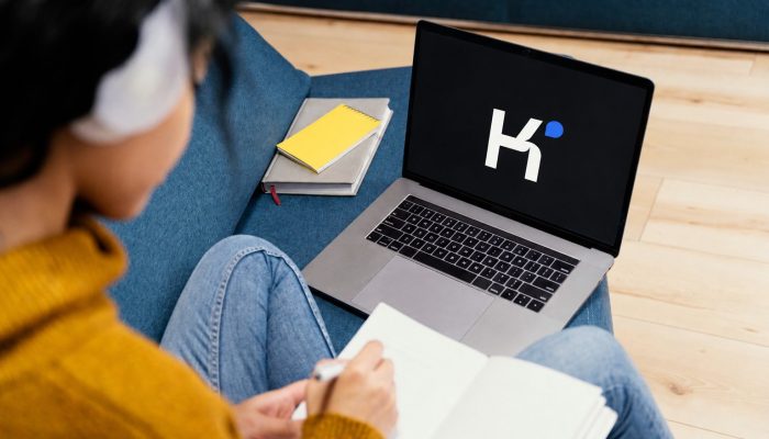 Inteligência artificial Kimi AI é testada e surpreende na análise de textos ultralongos