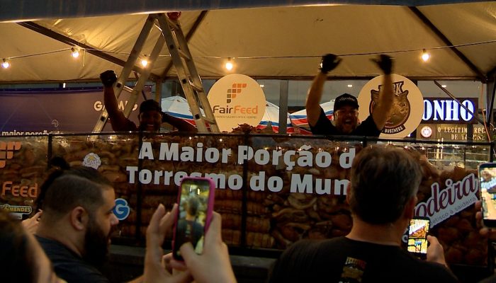 Juiz de Fora celebra novo recorde mundial com a maior porção de torresmo já frita