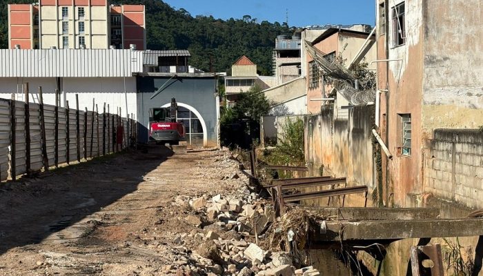 Juiz de Fora dá início a obras cruciais de macrodrenagem no Córrego São Pedro; veja mudanças no trânsito