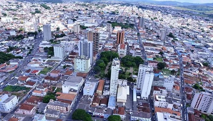 Justiça do Trabalho em Minas Gerais mantém indenização a trabalhador por falta de banheiros em obra de cervejaria