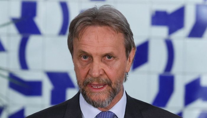 Líder do PT na Câmara segue sob observação médica após sofrer AVC isquêmico
