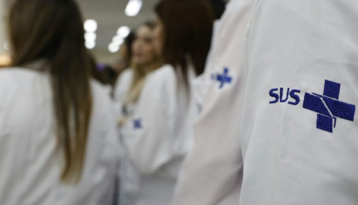 Ministério da Saúde renova contratos de 676 especialistas no SUS até 2027