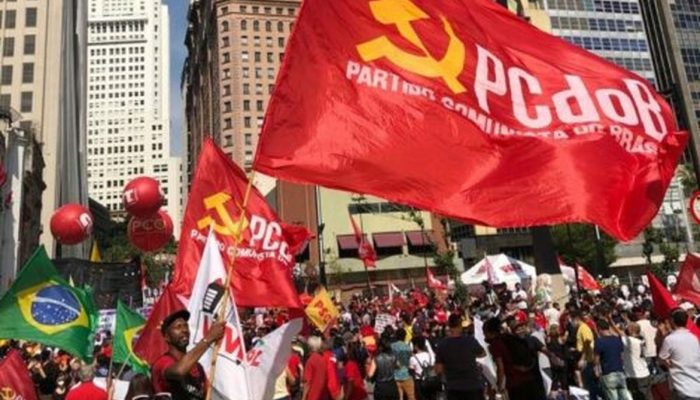 Pcdob formaliza aliança com Lula para a disputa presidencial