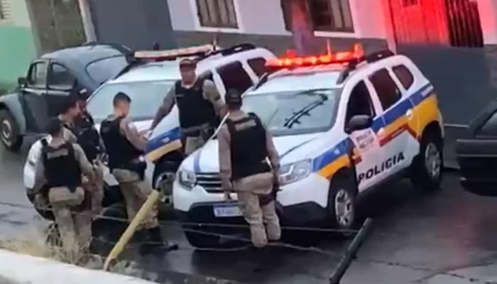Perseguição policial termina em acidente e prisões em São Gonçalo do Sapucaí