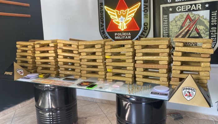 Polícia Militar apreende grande carga de maconha oculta em residência de Governador Valadares