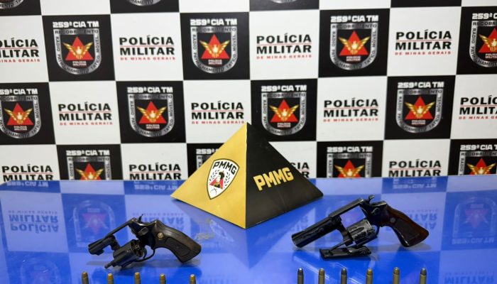 Porte ilegal de arma leva à prisão de dupla com revólveres na orla de Pirapora