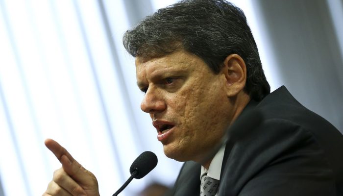Republicanos oficializa Tarcísio de Freitas para a reeleição em São Paulo