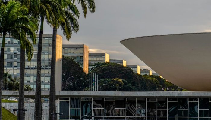Sessões da Câmara são suspensas após mal-estar de Pedro Uczai durante reunião