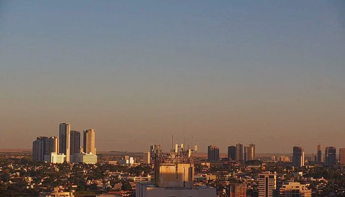 Uberlândia enfrenta crise climática com umidade do ar em nível crítico de 11%