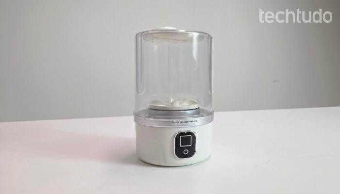Vale a pena comprar a mini máquina de lavar de R$ 65? Testamos o produto e revelamos o resultado